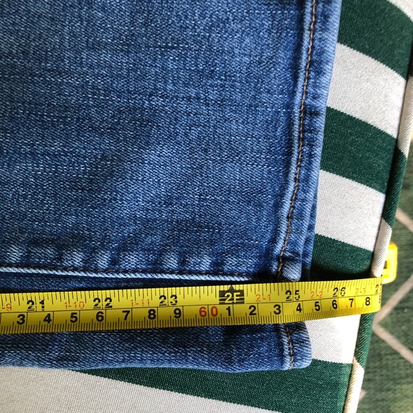 Chico’s High-Rise Straight-Leg Crops 6 - Picture 7 of 8